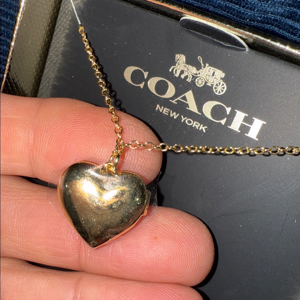 SOLD 🌸Coach Gold open Heart Necklace with Crystal Accent - Picture 6 of 8